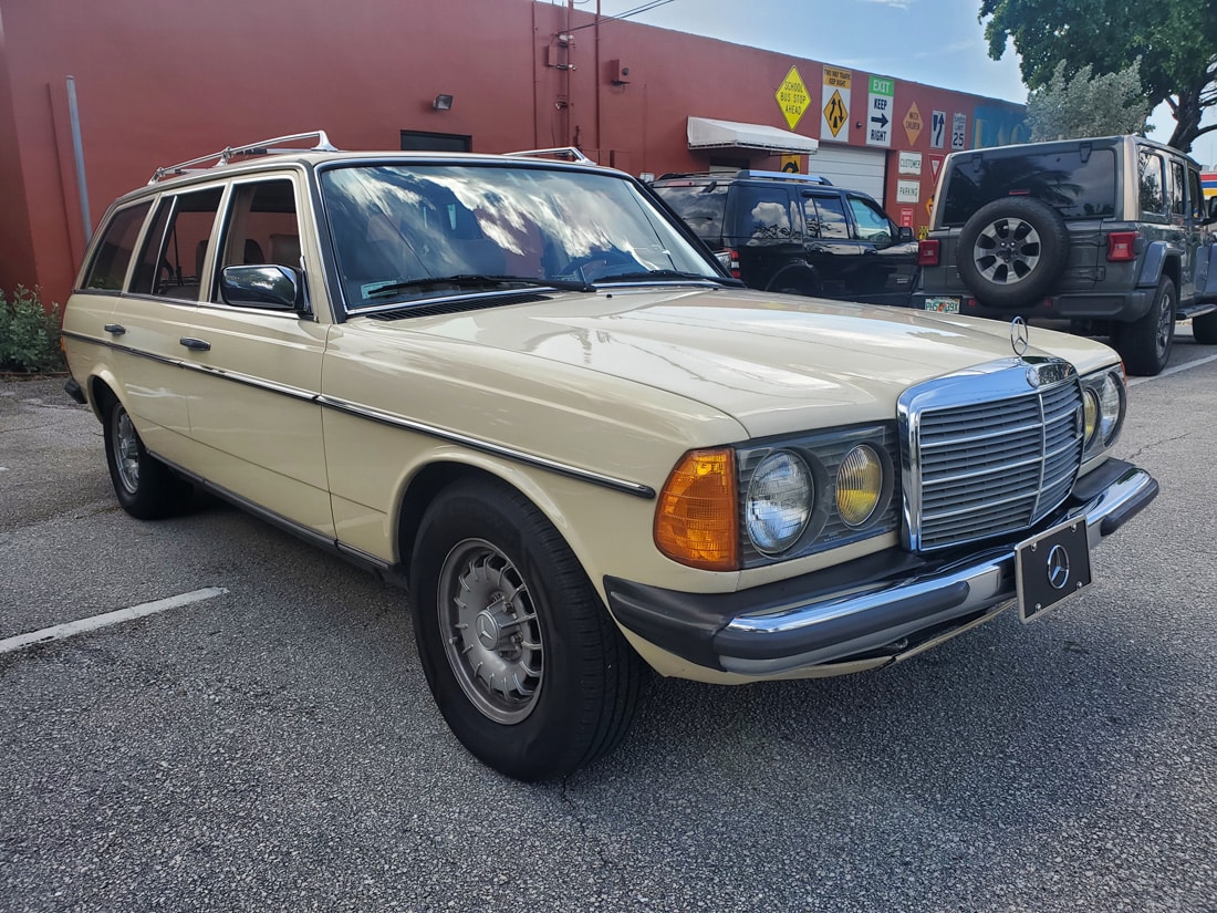 1985 Mercedes Benz 230 Stationwagon