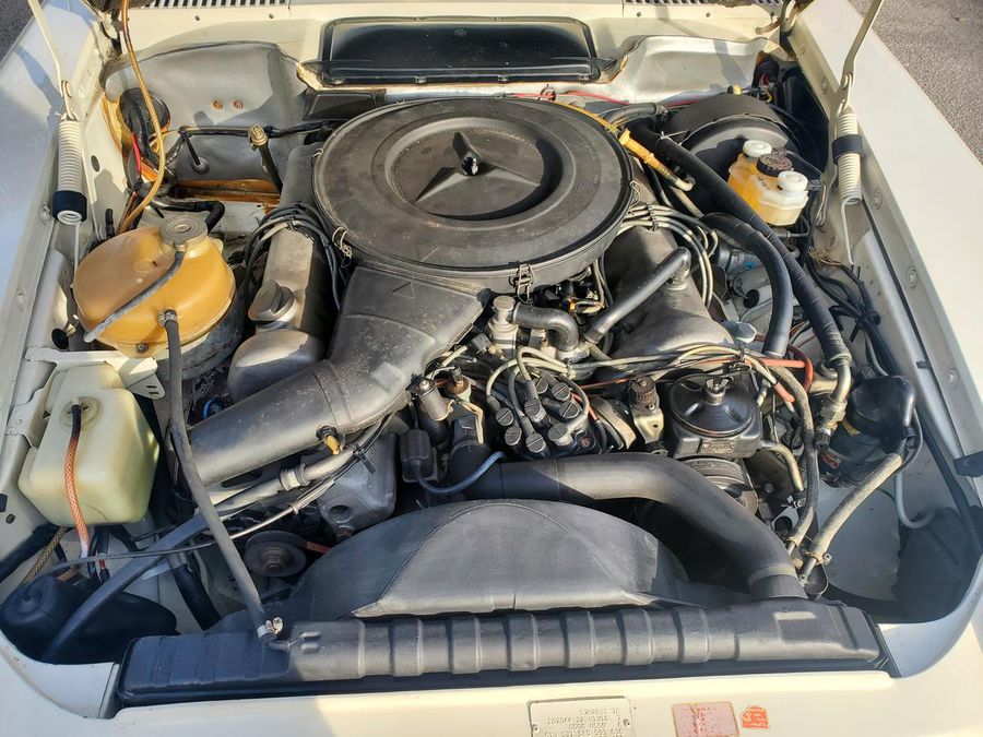 1975 Mercedes-Benz 450SL Engine