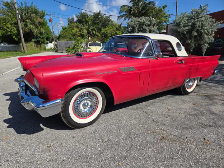 1957 Ford Thunderbird